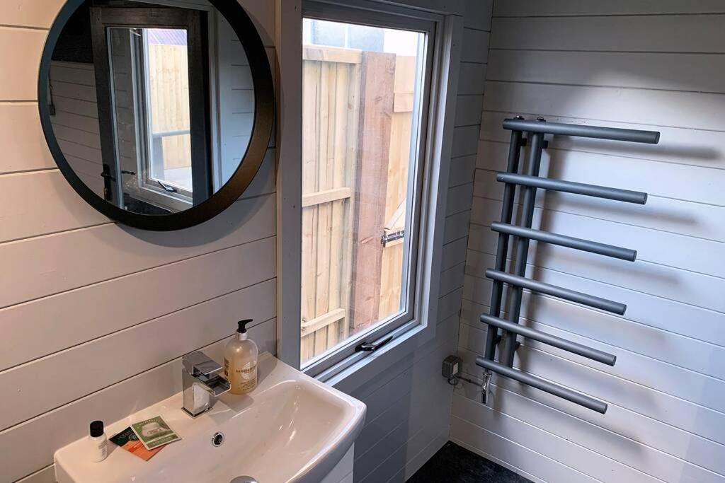 Cosy, Self-Contained Garden Room In City Centre! Hereford Exterior foto